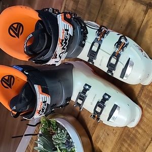 Lange ski boots 100 XT